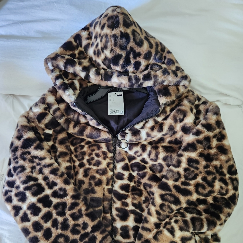 NWT H & M Divided Winter Leopard Print Hooded Jacket Size S